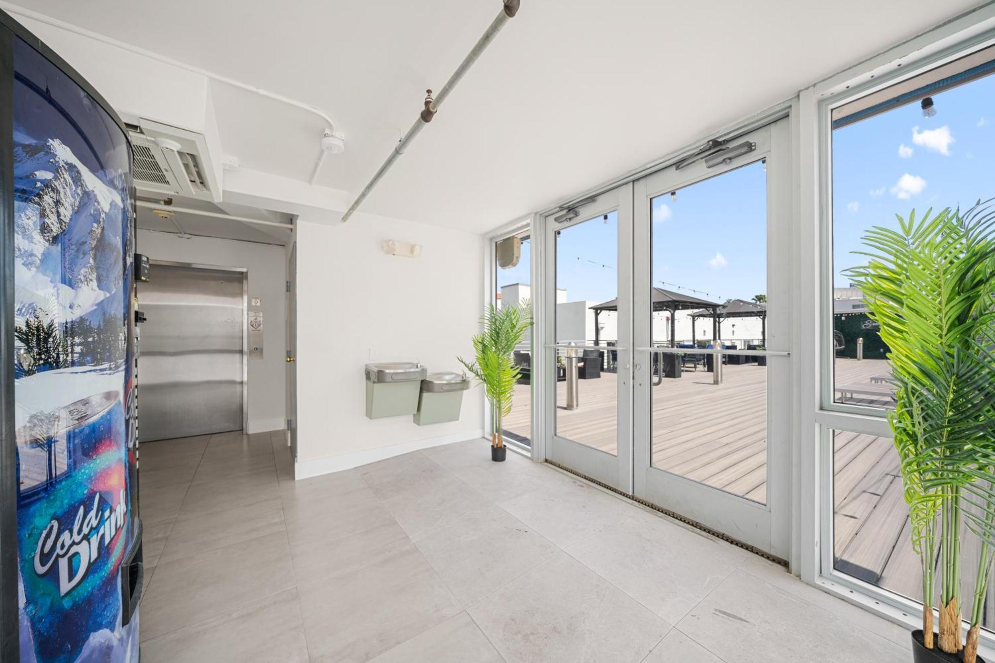 The Samantha By Lowkl Miami Beach Exterior photo